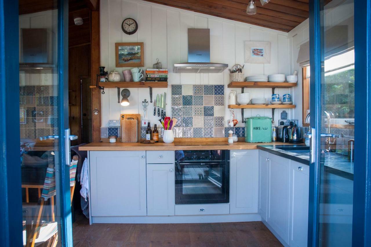 Little Kestrel Cabin Pennal المظهر الخارجي الصورة
