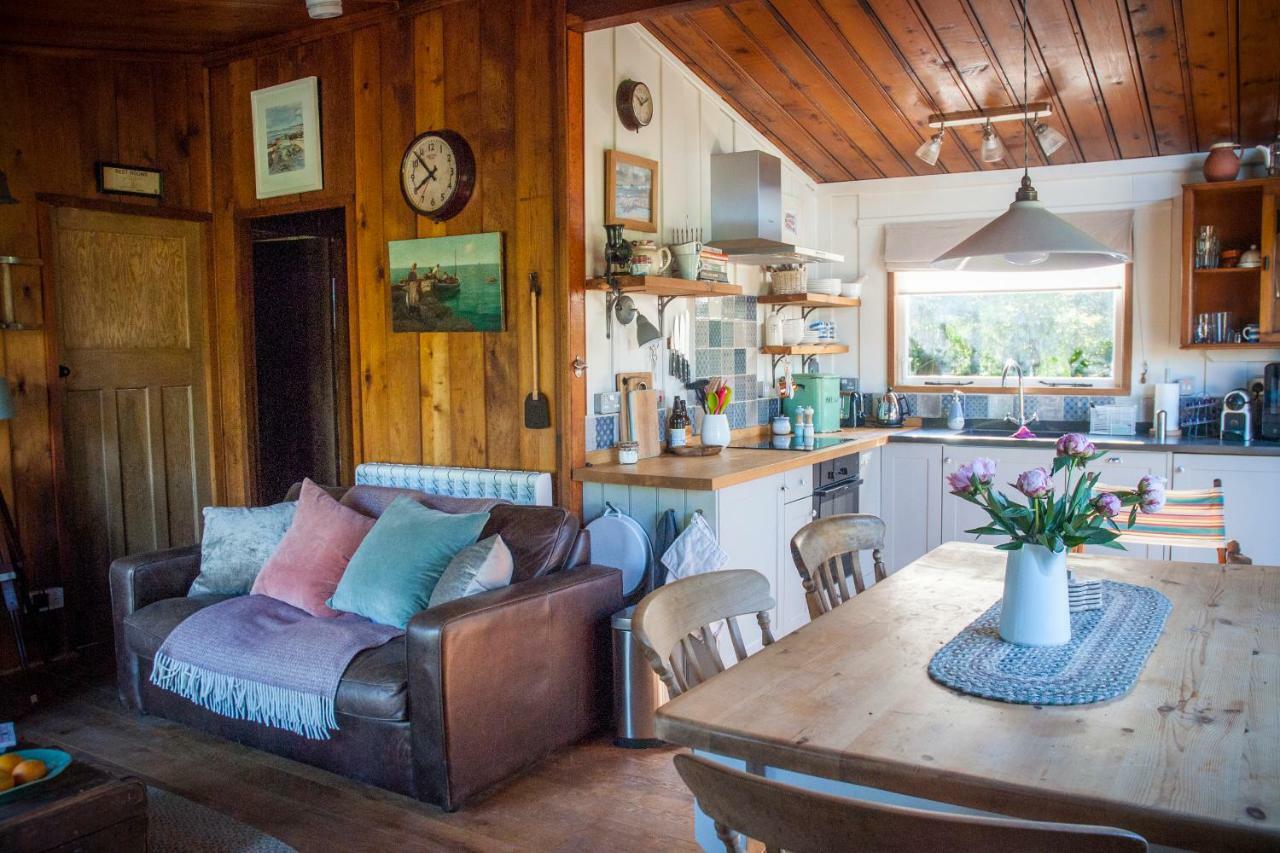 Little Kestrel Cabin Pennal المظهر الخارجي الصورة