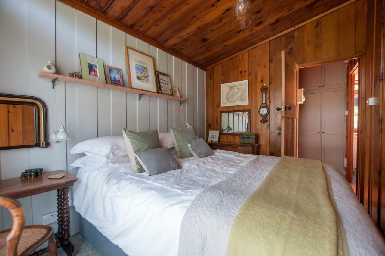 Little Kestrel Cabin Pennal المظهر الخارجي الصورة