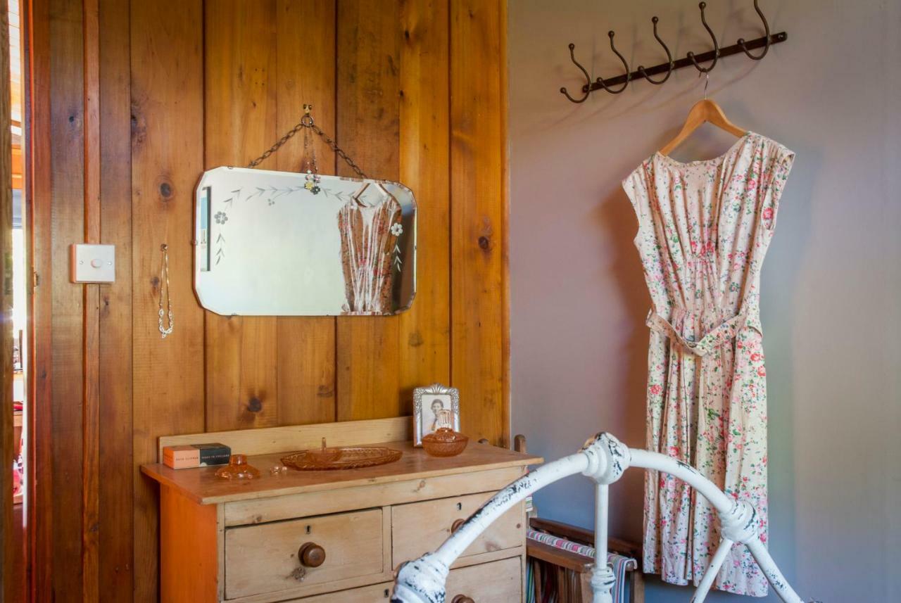 Little Kestrel Cabin Pennal المظهر الخارجي الصورة
